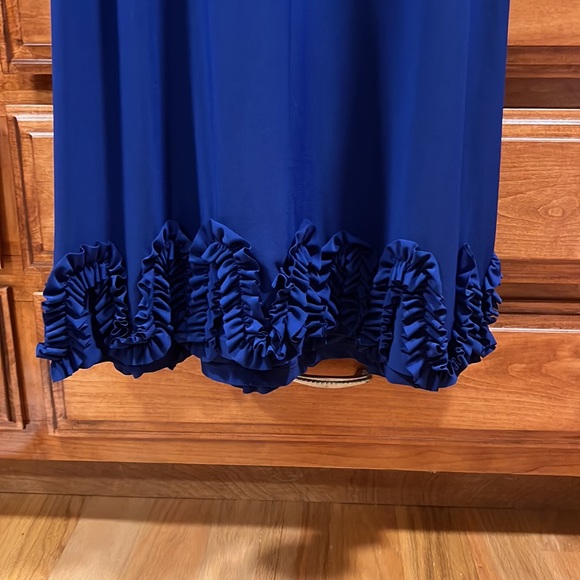 Cute summer dress with a really fun bottom - Picture 7 of 15